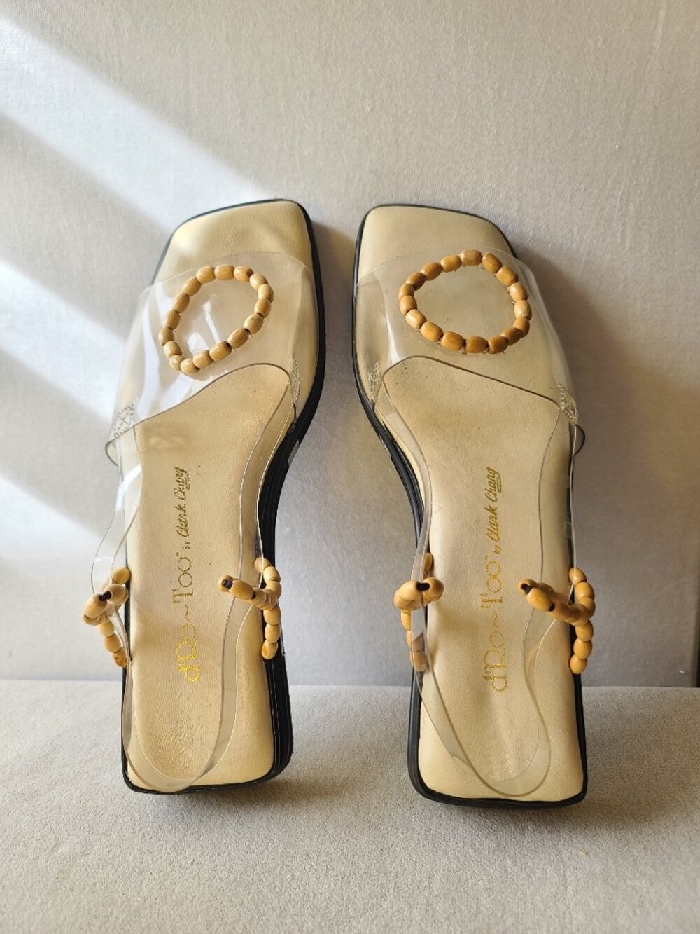 Chic Clear Lucite Geometric Wooden Bead Resort Flat Sandals - Size 7.5 / 38